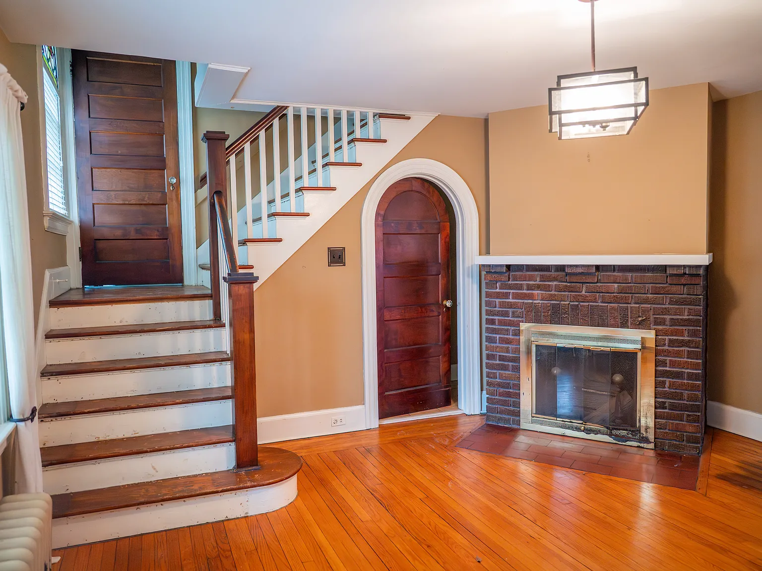 4 bed, 1.5 bath, 2188 sqft, $3,750 — Photo 3