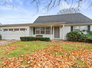 391 Cornell Ln, Elgin, IL 60123