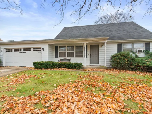 391 Cornell Ln, Elgin, IL 60123