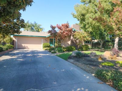 1827 S Redwood Dr, Visalia, CA, 93277