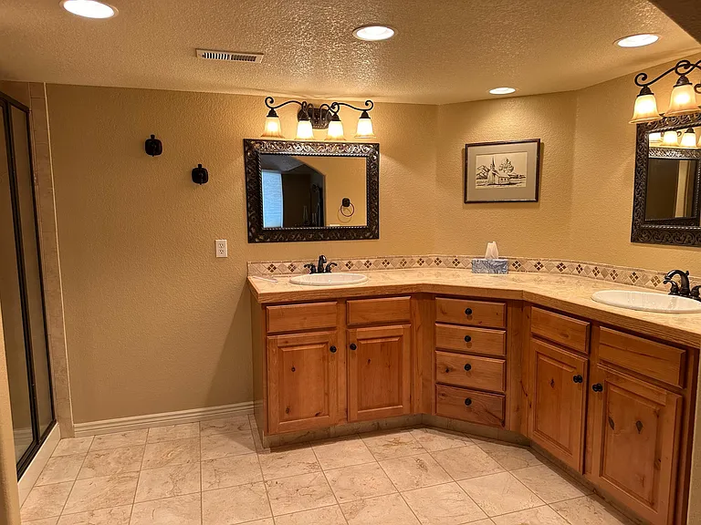 4772 Valley Oak Dr — Photo 29