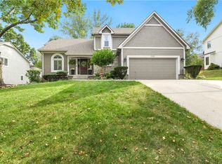 2508 NW Bent Tree Cir, Lees Summit, MO 64081