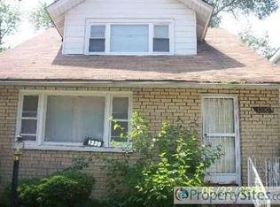 1330 N Menard Ave, Chicago, IL