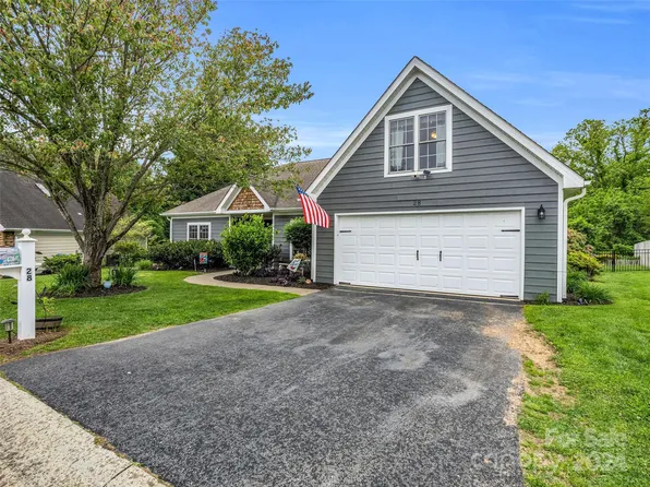28 Slosman Dr, Asheville, NC 28806