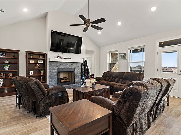 4th image of 1303 Eagle Ct