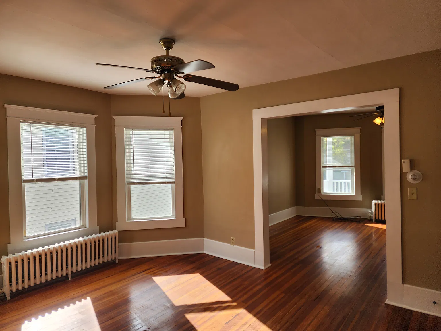 3 bed, 1400 sqft, $1,800 — Photo 3