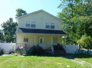 39 Coolidge Ave, Amityville, NY 11701