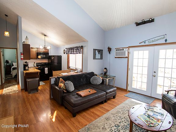 3rd image of 2831 Fairhaven Dr