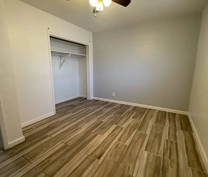 1006 W Yandell Dr — Photo 13