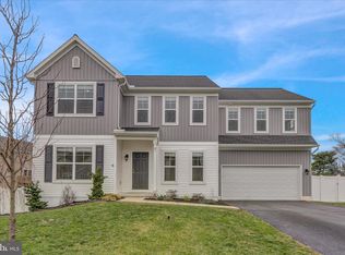 81 Creekside Dr, Lebanon, PA 17042