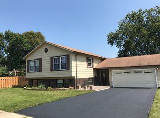 2803 N Highland Ave, Arlington Heights, IL 60004
