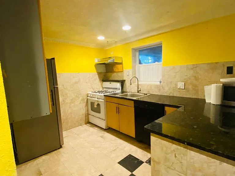 16140 W Pauline Ave — Photo 10