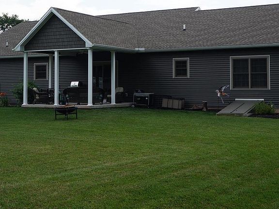 4th image of 86 Emerald Ln