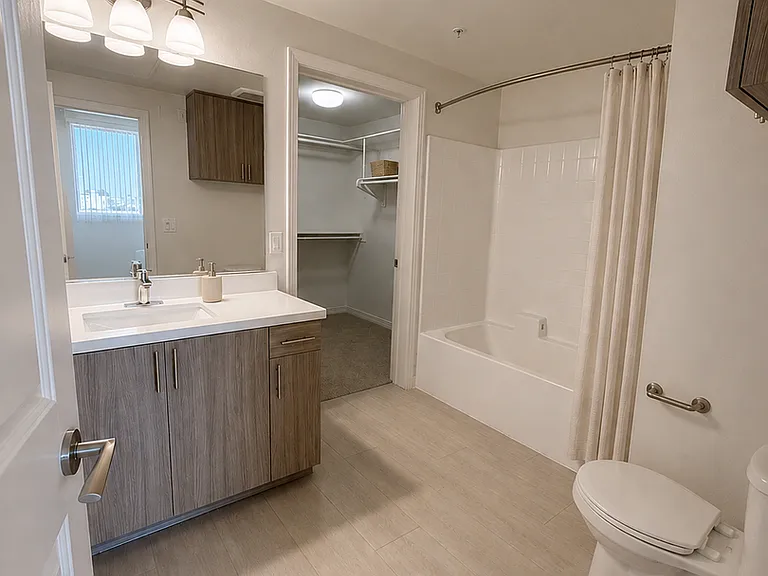 Aura NoHo Luxury Apartments — Photo 35