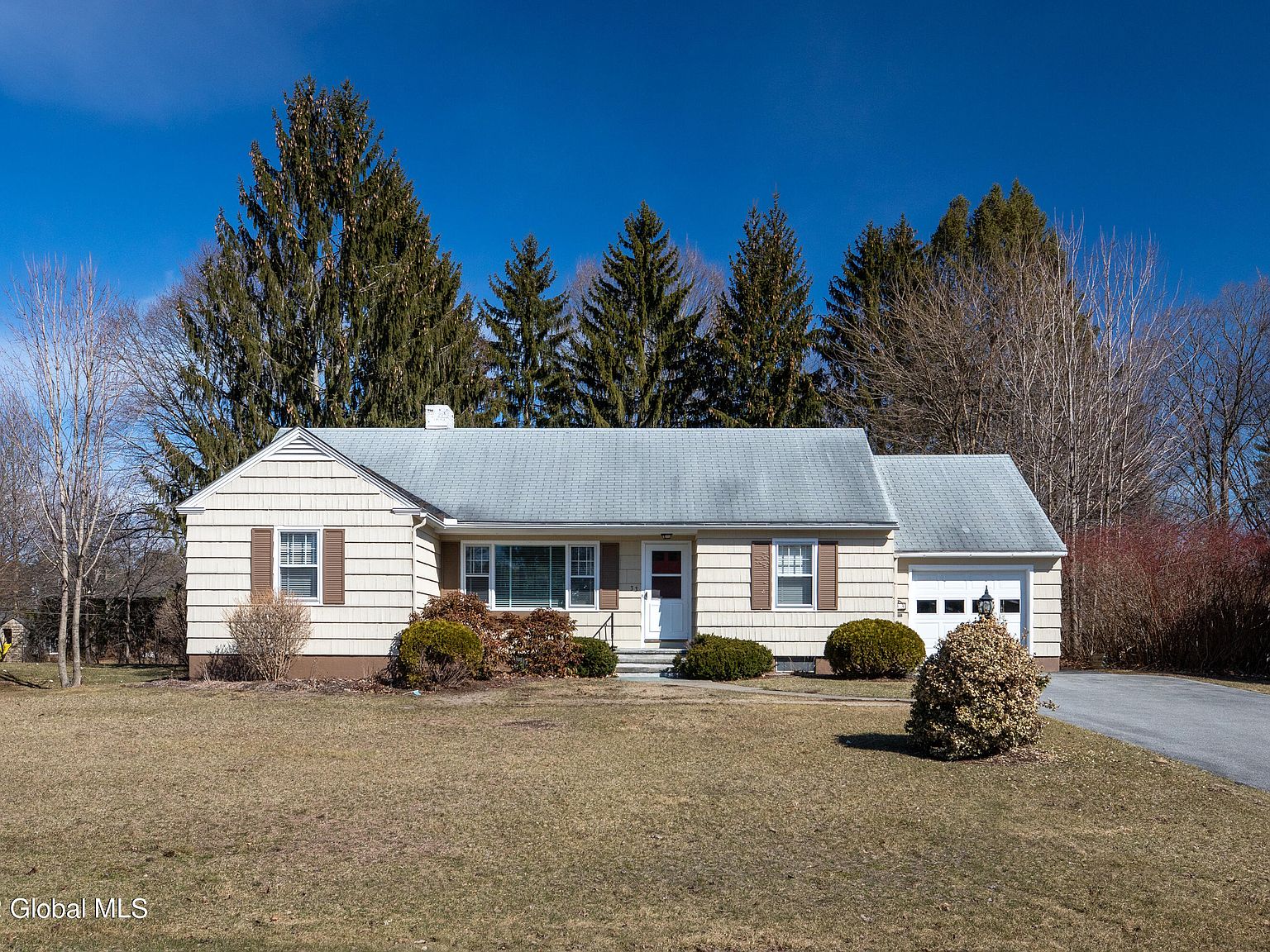 33 Pershing Road, Queensbury, NY 12804 Zillow