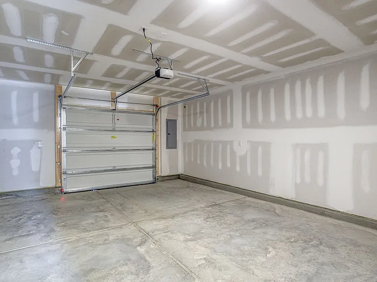 2437 Kasota Ln — Photo 36