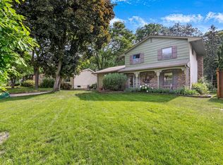 186 Hazel St N, Saint Paul, MN 55119