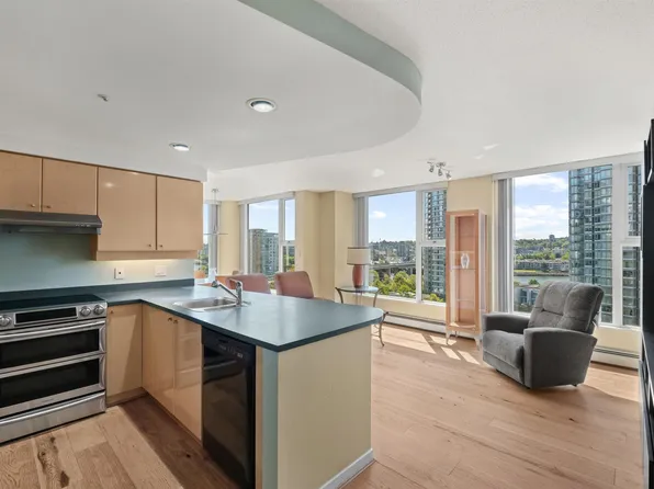 1009 Expo Blvd #1207, Vancouver, BC V6Z 2V9