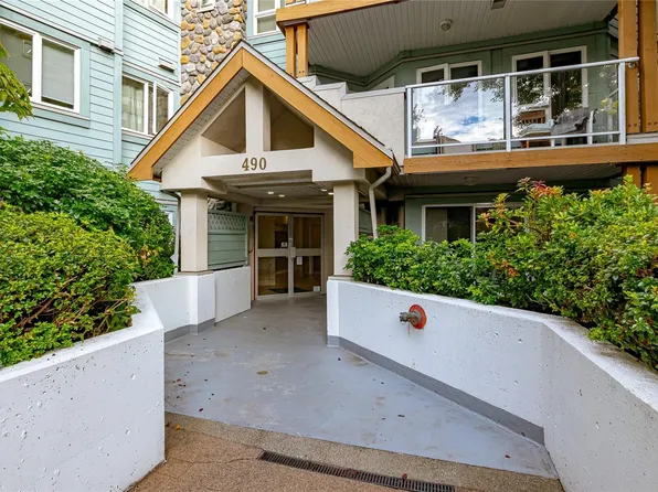 490 Marsett Pl #102, Saanich, BC V8Z 7J1