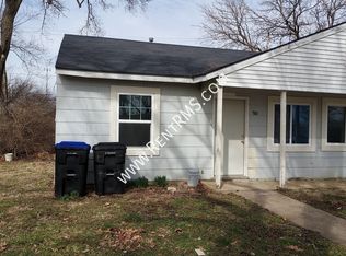 910 SW 33rd St, Topeka, KS 66611