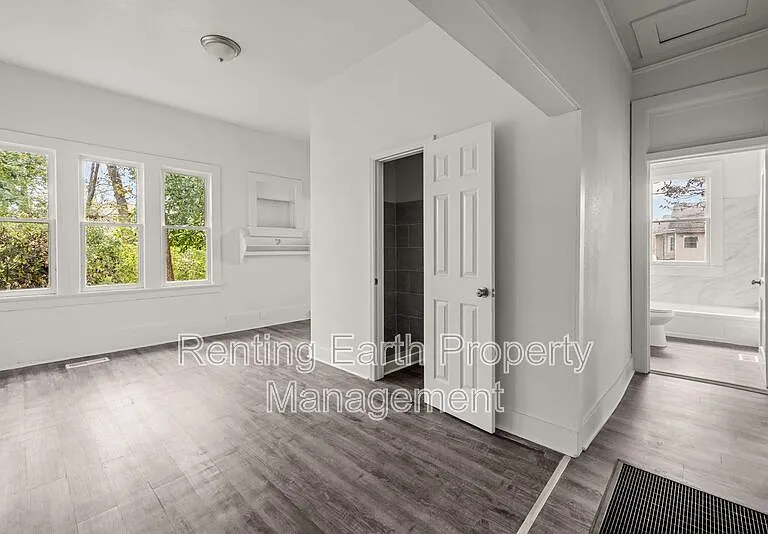 518 41st St — Photo 18