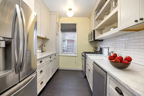 Sold by Compass | media 7