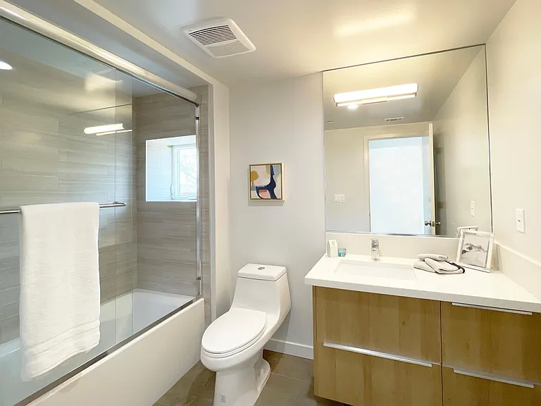 230 S San Marino Ave #B — Photo 25