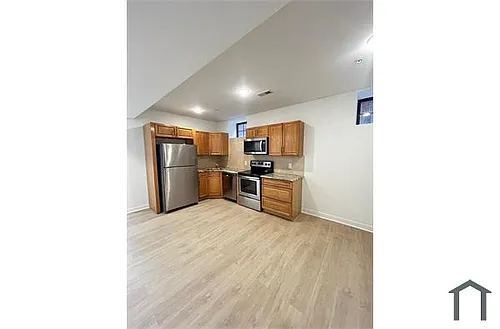 1827 W Diamond St #1 Photo 1