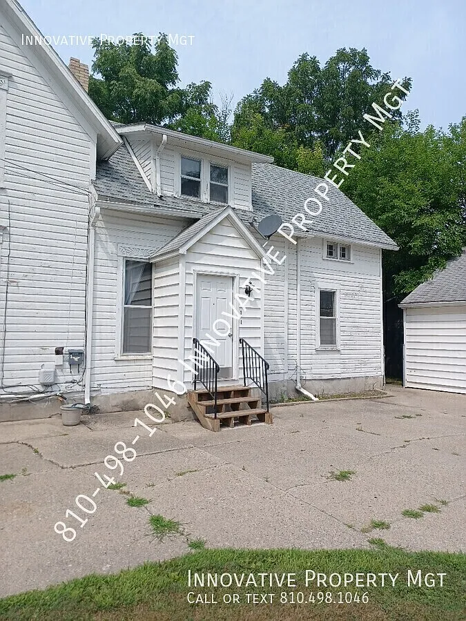 Large 3-bedroom multi-dwelling unit located in Clio! — Photo 2
