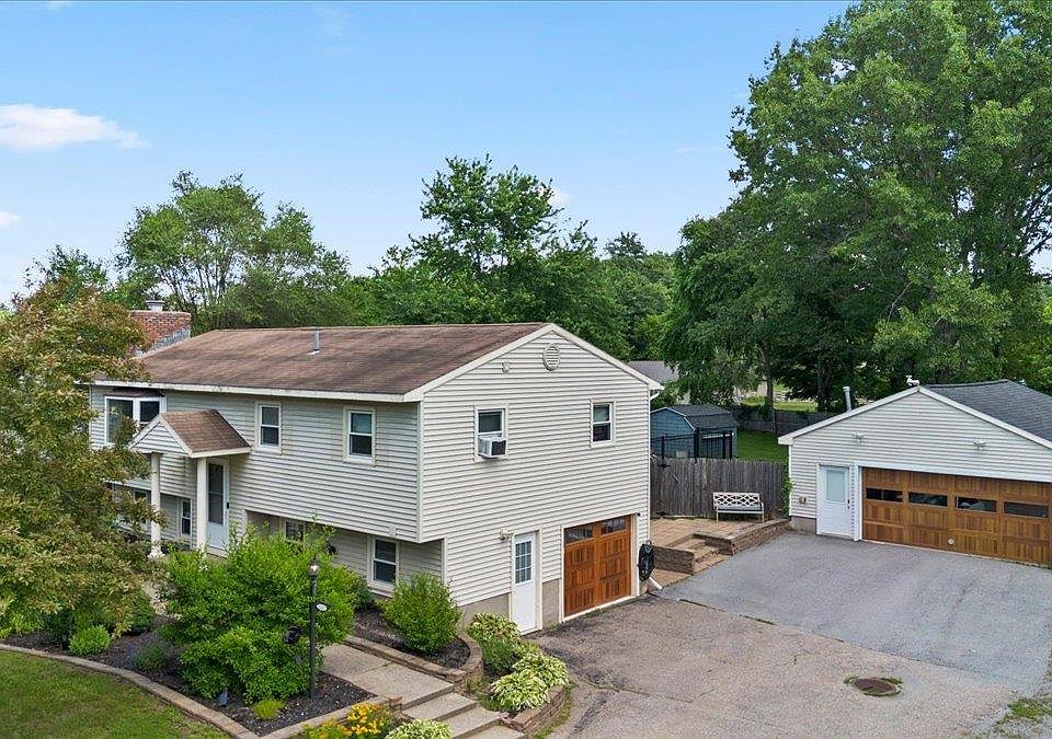 1st image of 126 Heritage Lane