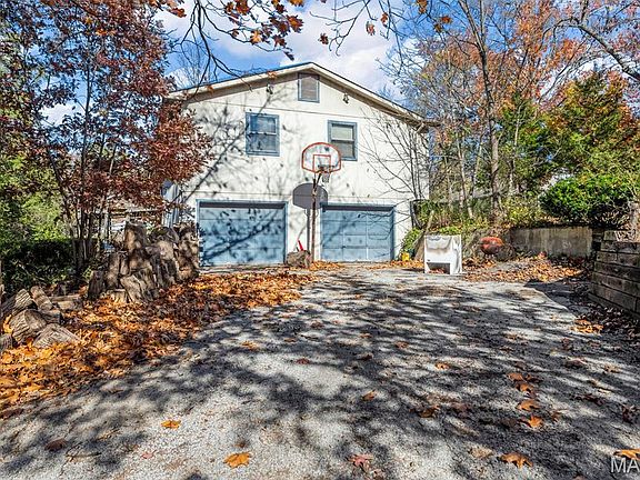 3rd image of 3725 Laura Ct