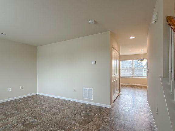 4th image of 222 Blackford Blvd
