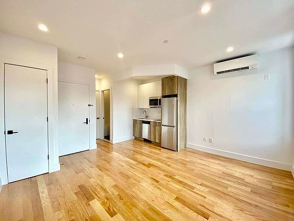 5th image of 147 W 130th St #4B