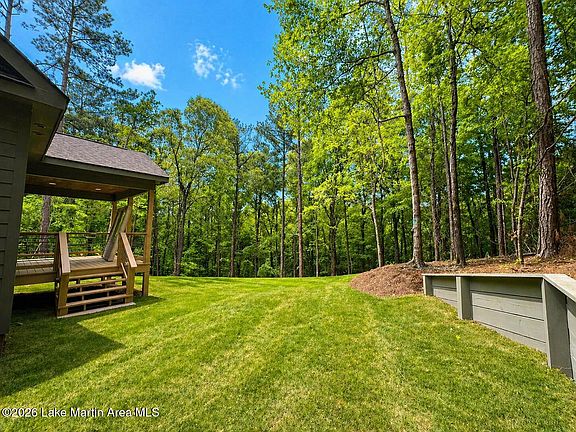 2nd image of 511 Arrowhead Rd