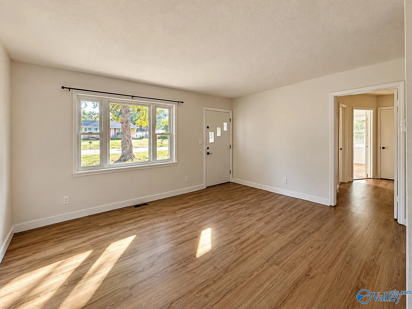 2 bed, 1.0 bath, 1186 sqft, $1,400 — Photo 4
