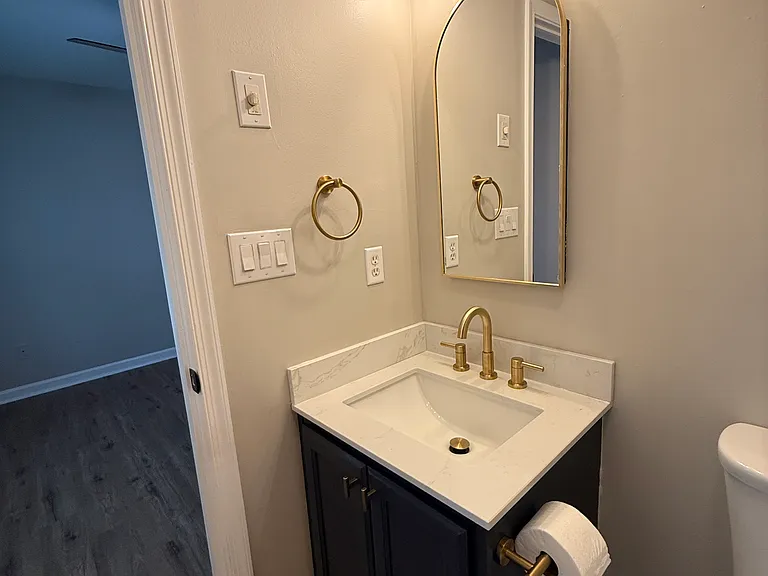 327 W Trinity Ave — Photo 20