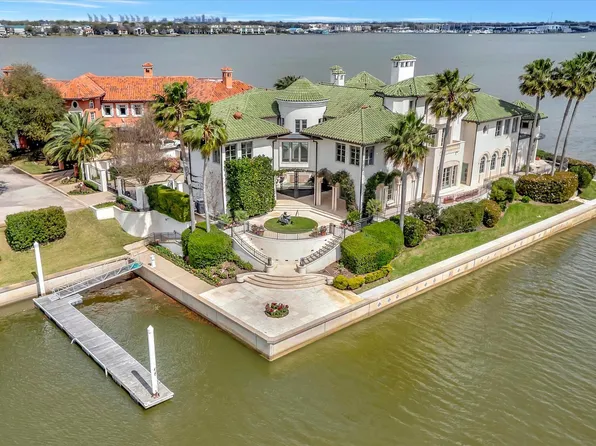 14 Waterford Oaks Ln, Kemah, TX 77565