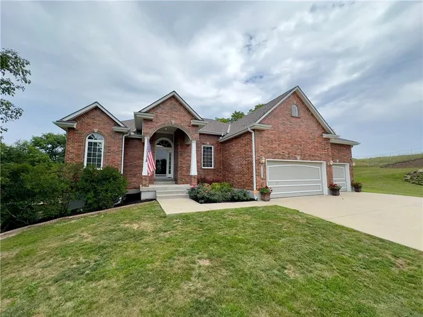 1417 NE Horizon Dr, Lees Summit, MO 64086