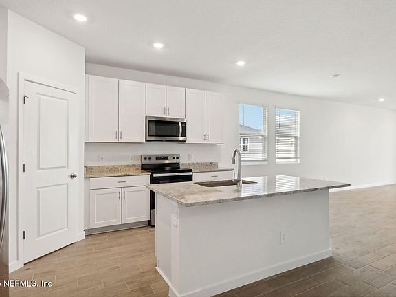 4th image of 3302 LAGO VISTA Drive