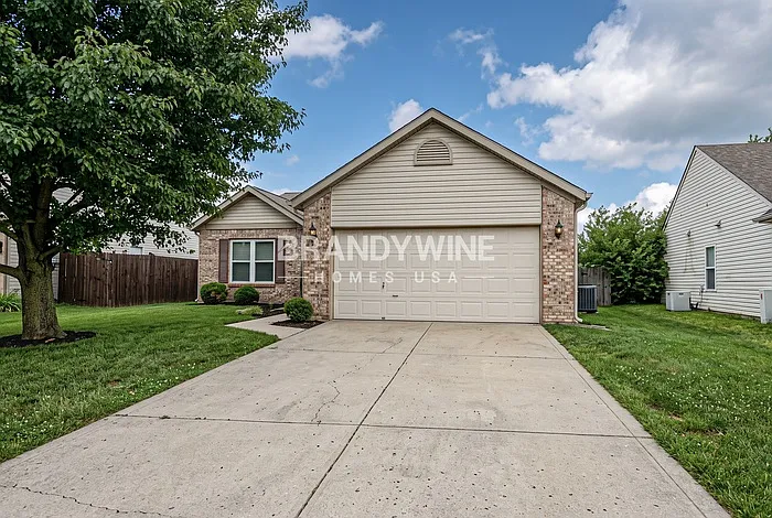 3 bed, 2.0 bath, 1252 sqft, $1,933 — Photo 2