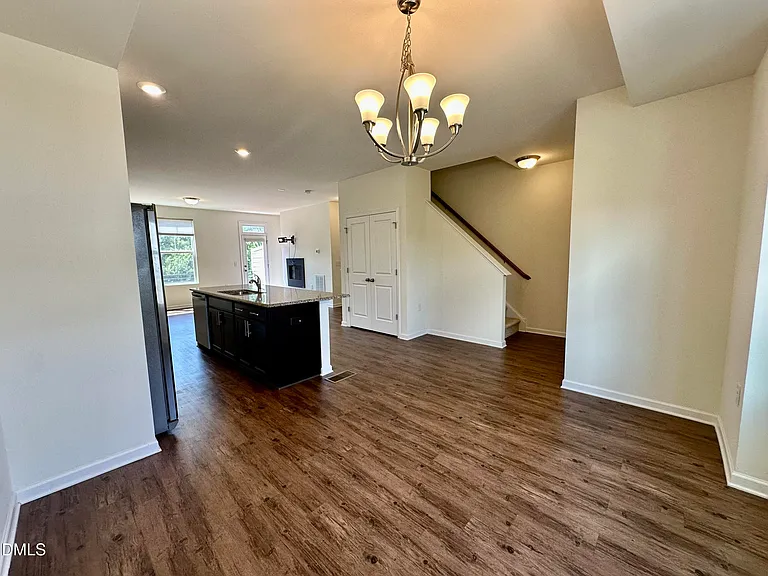 304 Skymont Dr — Photo 12