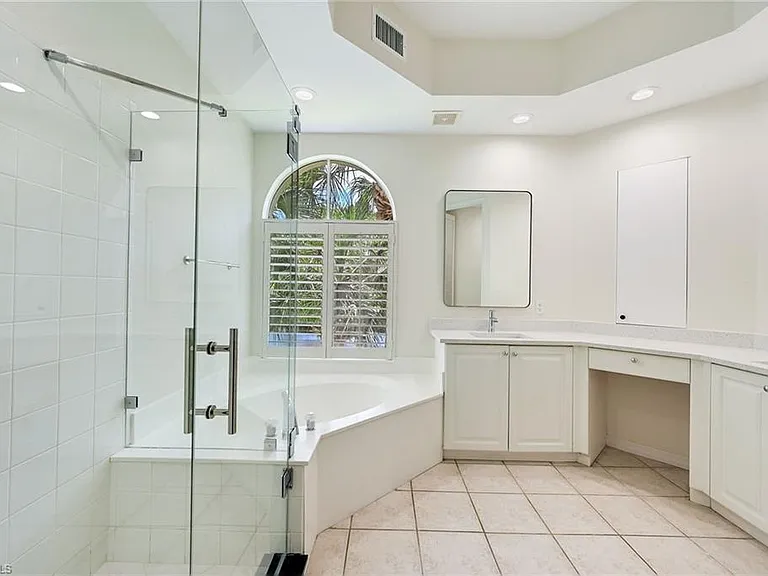 1580 Clermont Dr #L-202 — Photo 18