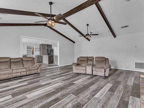 5th image of 1306 Woodland Way