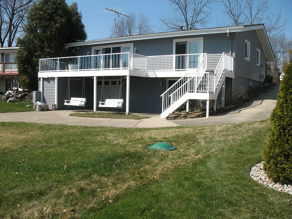 1st image of 165 Bedford Dr