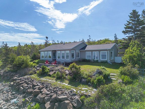 3rd image of 59 Sunset Ave
