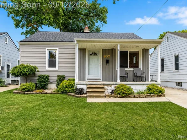 637 E Coy Ave, Hazel Park, MI 48030