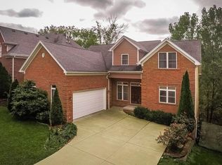 2626 Phoenix Hill Dr, Louisville, KY 40207