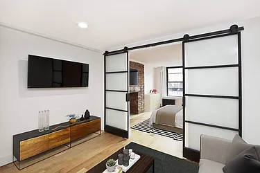 Rented by R New York