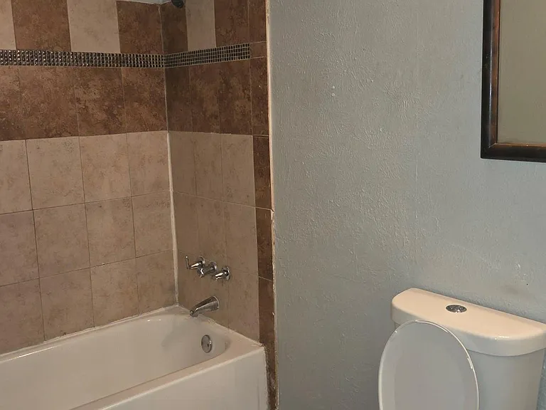 5620 Hollow Pines Dr — Photo 4