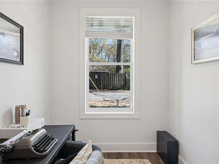 1350 May Ave SE #9 — Photo 7